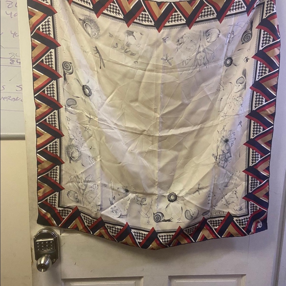 🧣 Gucci With snails  silk scarf - Picture 3 of 5